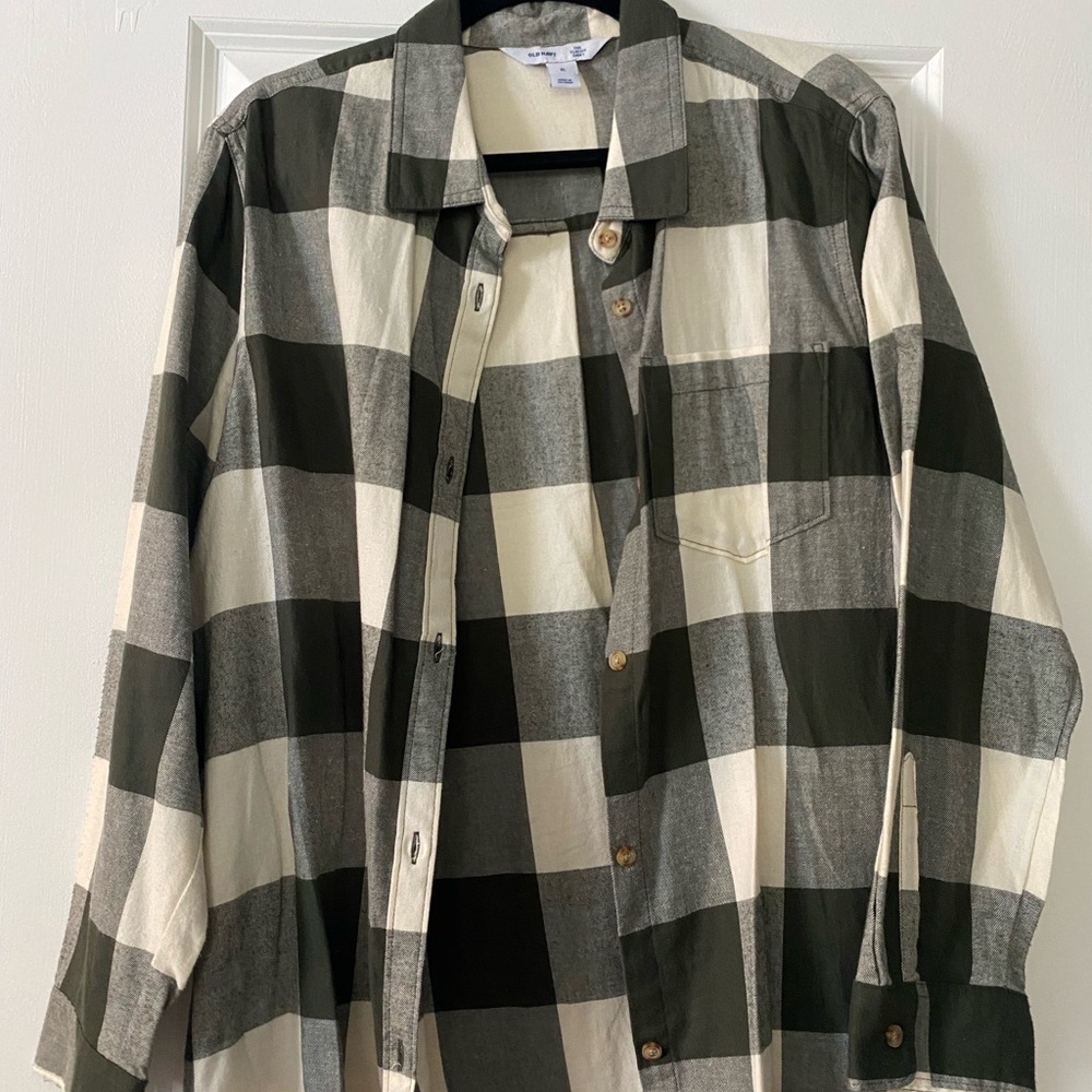 Old Navy Green and White Flannel Plaid Button Down Shirt